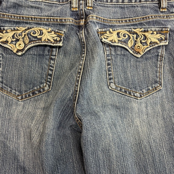 Stamp 10 Women's Size 8 Mid-Rise Boot Cut Jeans - Picture 4 of 7